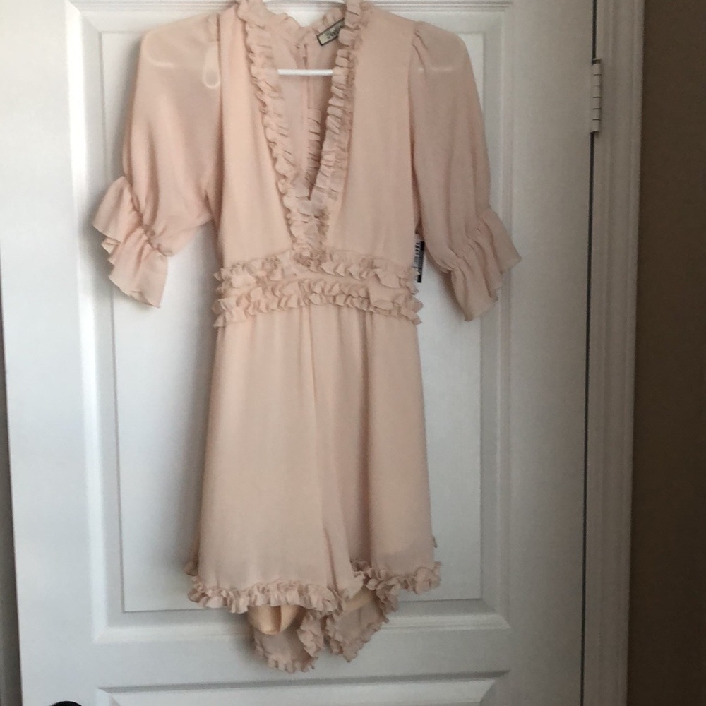 Halter Sleeve V-neck Ruffle TrimWaist Romper Color Blush Woman’s Size Med